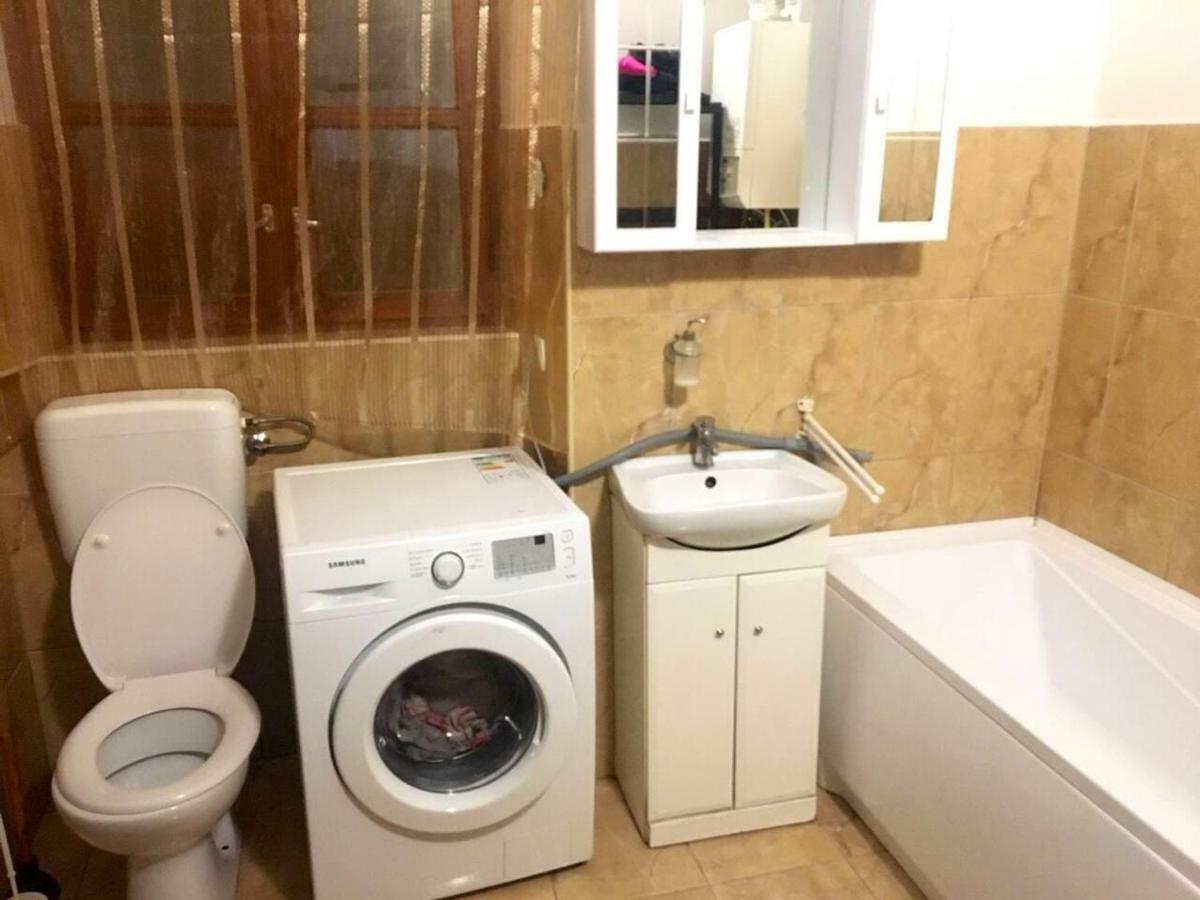 Arkadia Apartman Pápa Buitenkant foto