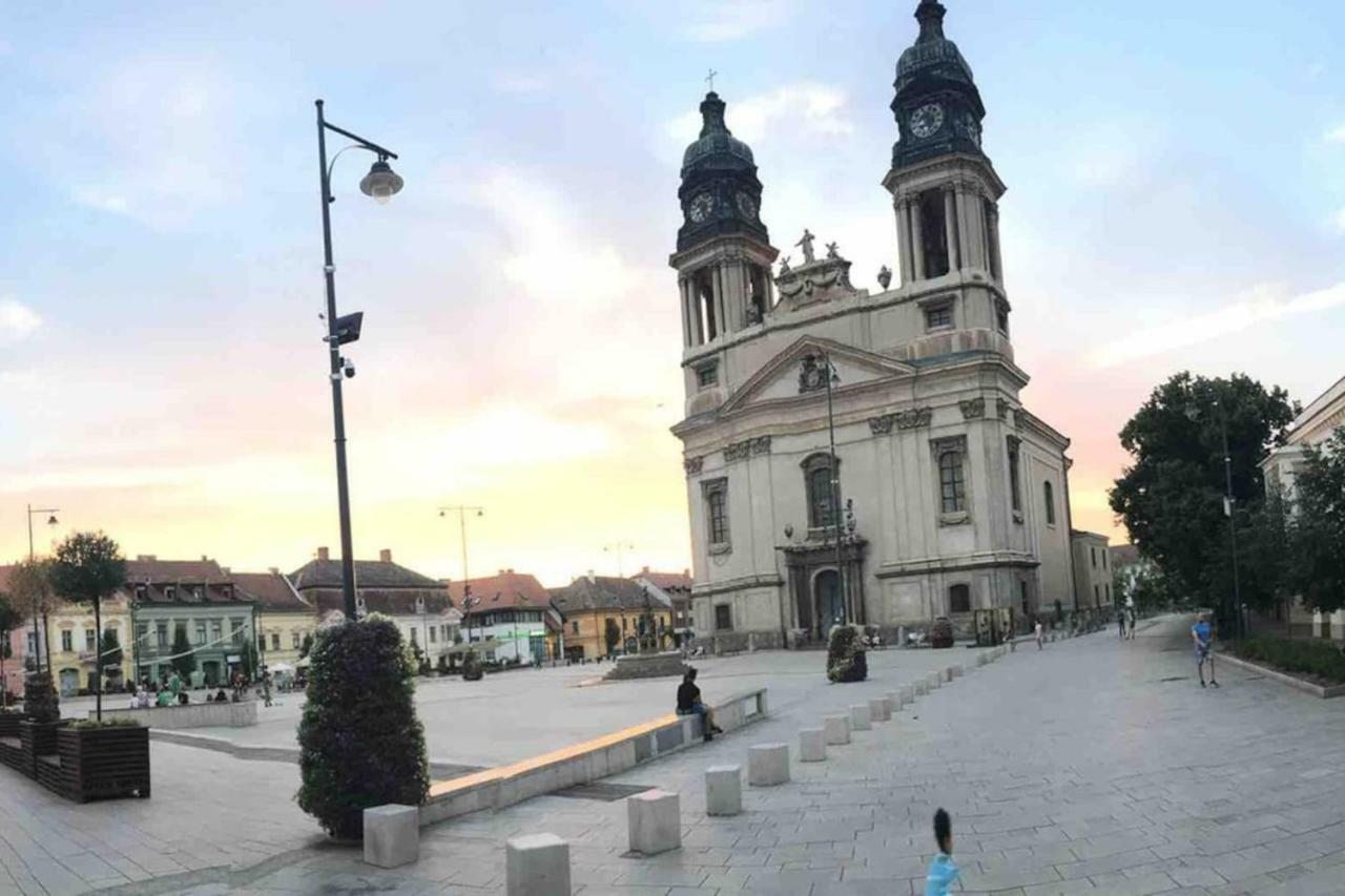 Arkadia Apartman Pápa Buitenkant foto